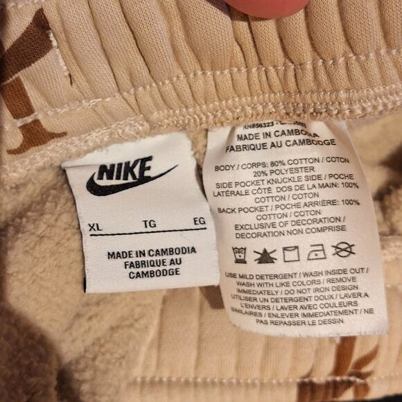 Nike men's XL club fleece shorts khaki tan all over logo print sweatshorts soft - Picture 3 of 4